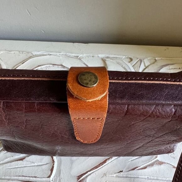 Brown leather handmade clutch with crossbody strap - Picture 3 of 8